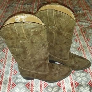 Girls size 2 brown slip on boots worn once